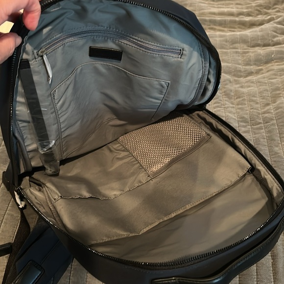 NWT AWAY daypack backpack - Picture 3 of 4